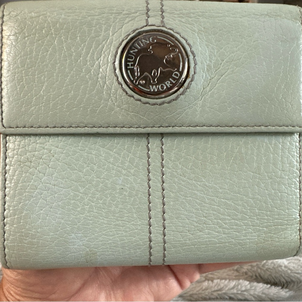 Hunting World Folding Snap Wallet Place for Cash And Coins Beautiful Light Blue